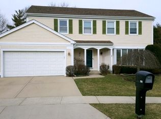 213 Alexandria Dr, Vernon Hills, IL