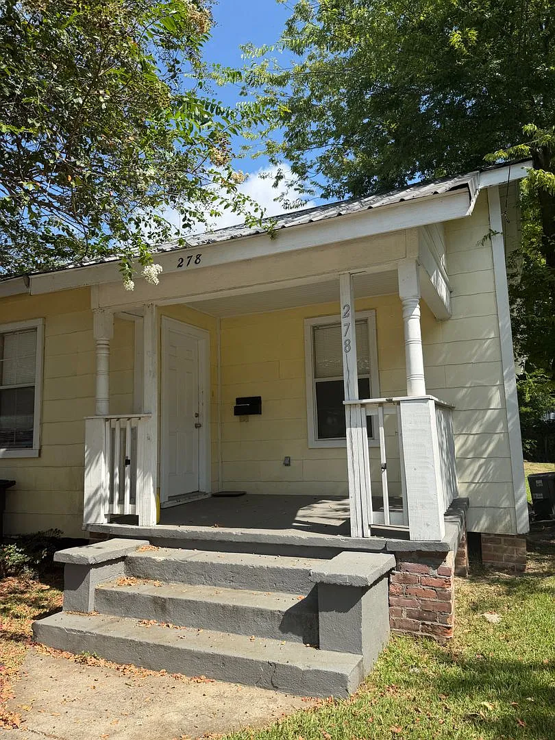 House for Rent — Photo 1