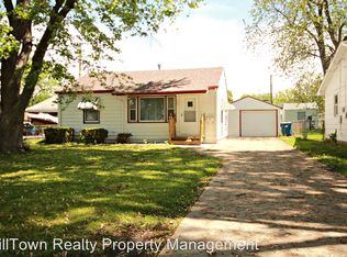 425 4th St E, Milan, IL 61264