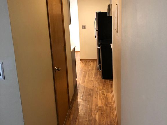 3rd image of 605 Capitol Blvd