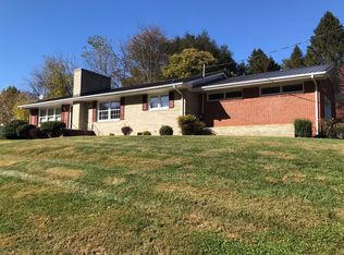 105 Park Hill Rd, Johnson City, TN 37601
