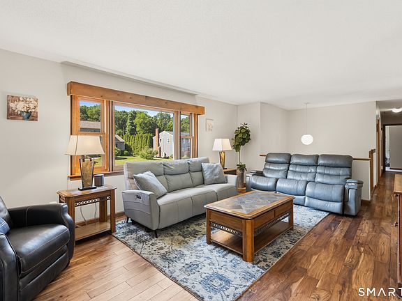 5th image of 21 Markwood Road