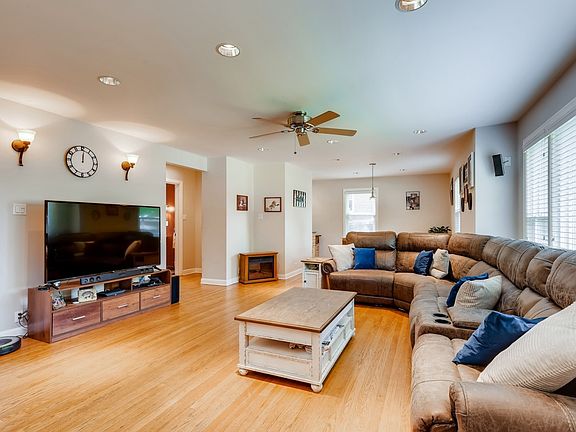 4th image of 1521 Newberry Ave
