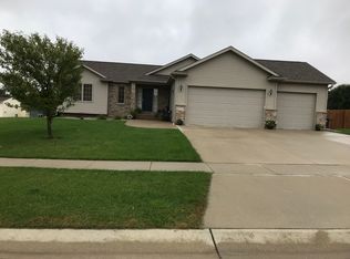 712 6th Ave NW, Dodge Center, MN 55927