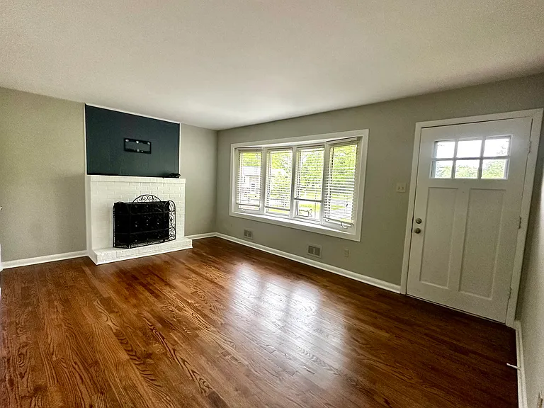 207 Ash Ln — Photo 4