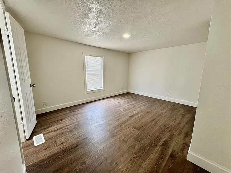 112 Laureti Ln — Photo 6
