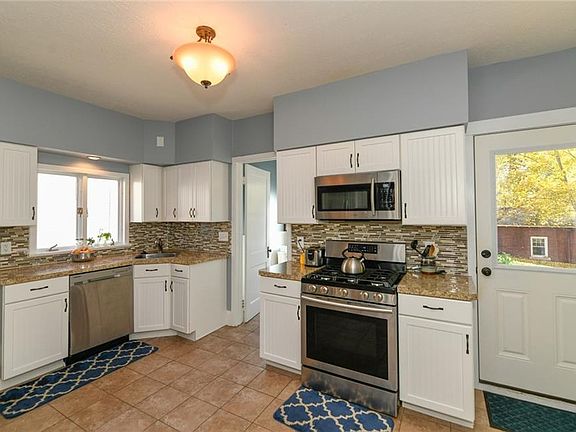 3rd image of 113 Highland Ave