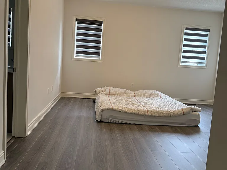 2111 Crystal Dr — Photo 24