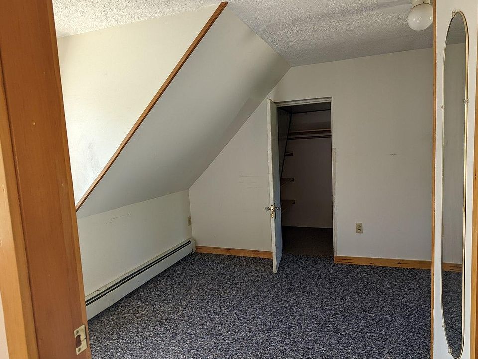 2nd image of 125 Bridge St #5