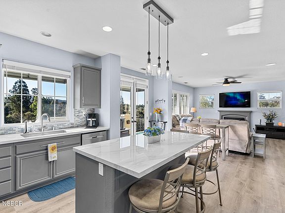 4th image of 1294 Hollysprings Ln