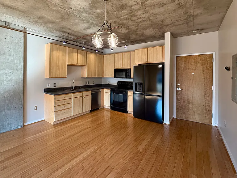 Dining/Kitchen Area (Unfurnished)