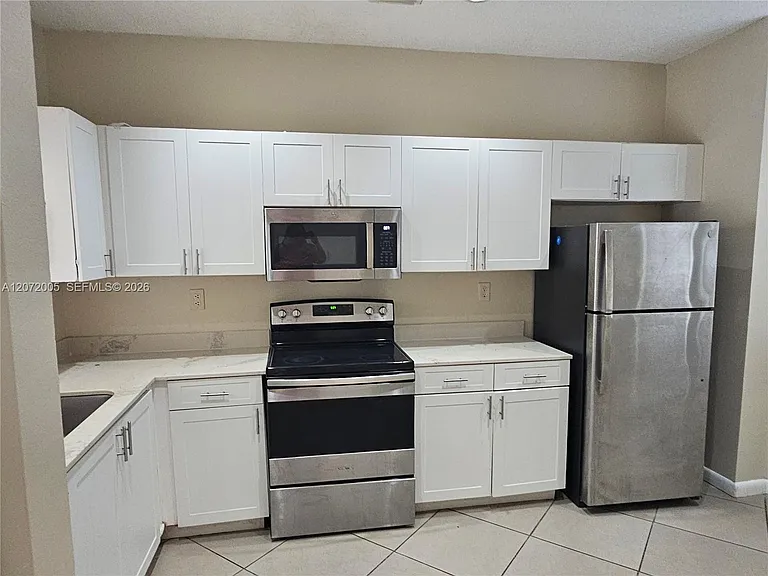 3860 Tree Tops Rd — Photo 3