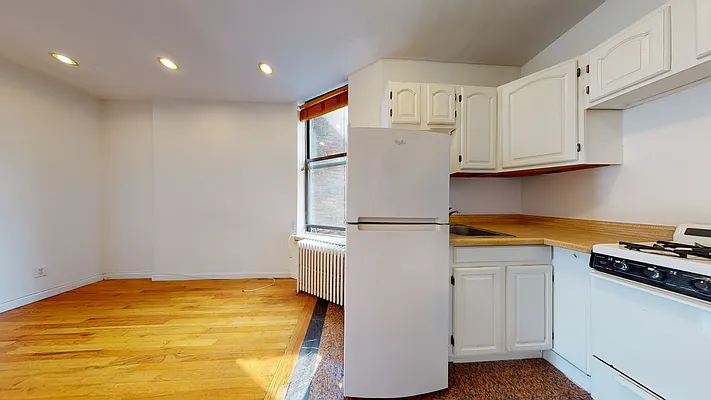 Rented by Bond New York | media 12