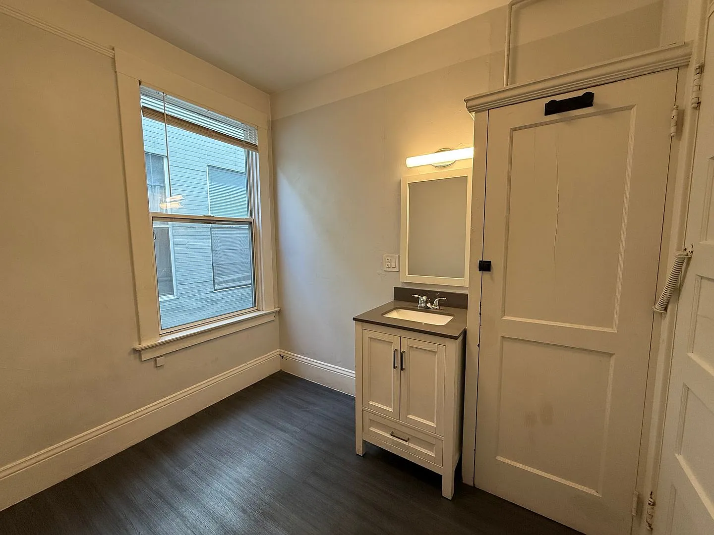 One Month Free!! Private Room near Financial District! — Photo 3
