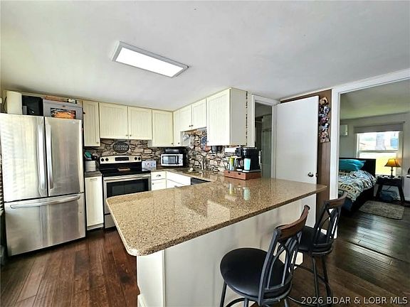 4th image of 2205 Spring Cove Rd