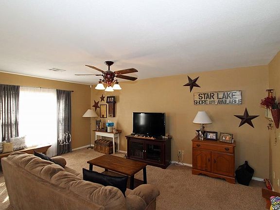 5th image of 203 E Dillion Dr