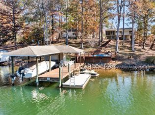 797 Oldfield Rd, Moneta, VA 24121