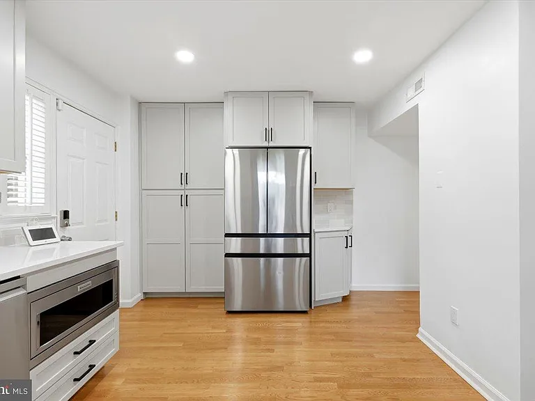 1008 Bashford Ln — Photo 14