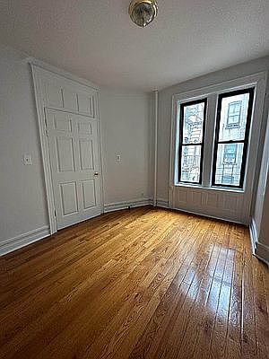 4th image of 2224 Amsterdam Ave #4