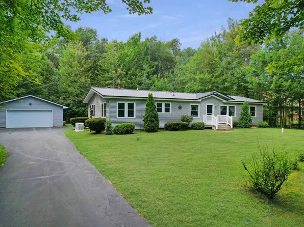 N1335 Shore Dr, Marinette, WI 54143