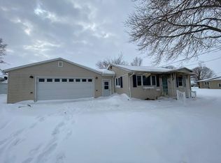 205 1st St W, Newhall, IA 52315