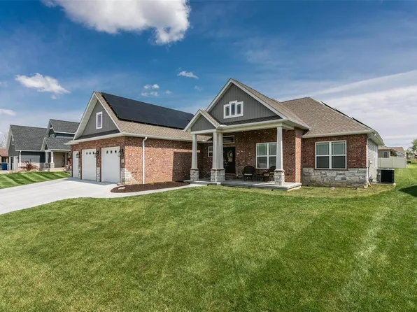 82 Woodcrest Dr, Bethalto, IL 62010