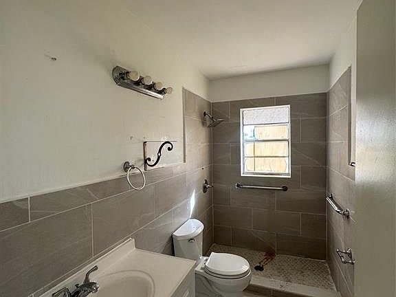 2nd image of 312 Lime Ave