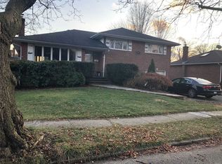 24 Hicks Ave, Syosset, NY 11791