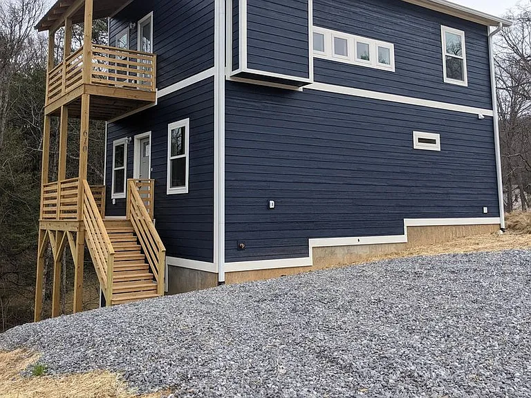 610 Salem Heights Ln — Photo 2