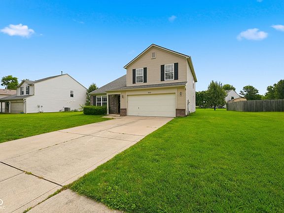 3rd image of 16952 Peach Ln
