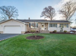 6 Bel Air Dr, Fairfield, NJ 07004