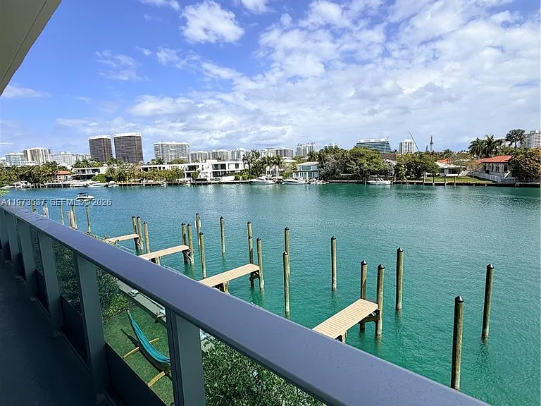 9201 E Bay Harbor Dr #309 — Photo 26