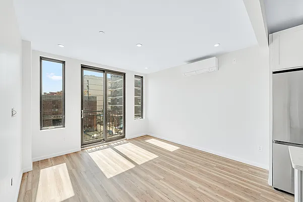 Rented by Modern Spaces | media 2