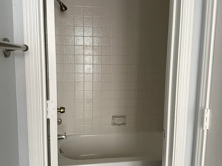 304 Gregory Ln — Photo 13
