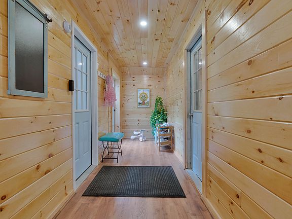 2nd image of 178 Ossipee Trail W