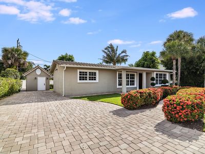 2064 N Suzanne Cir, North Palm Beach, FL, 33408