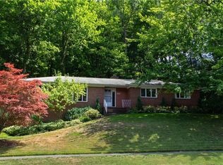 247 Chapel Hill Dr, Rochester, NY 14617