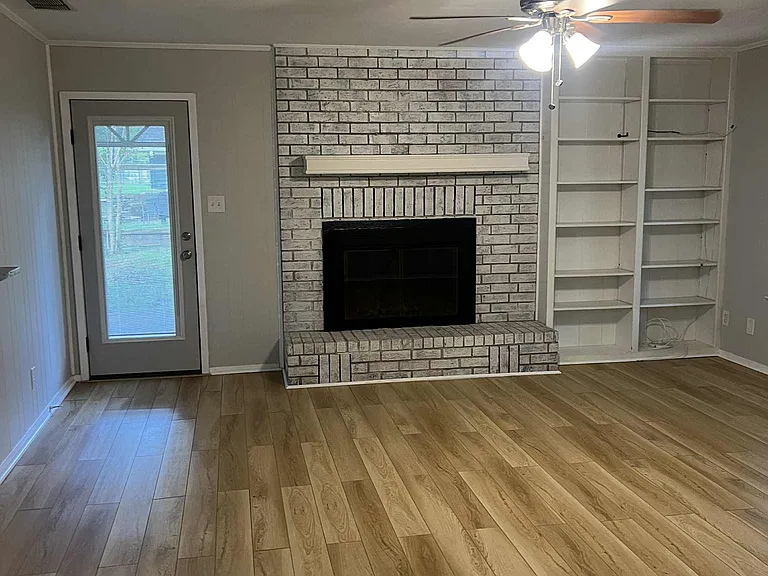 1360 Bridle Path Ln — Photo 5