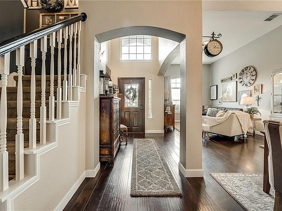 5th image of 3412 Heathcliff Dr