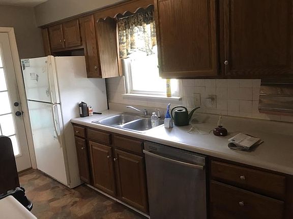 4th image of 923 McPherson Ave