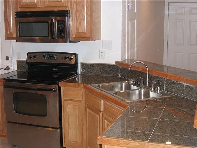2100 Dove Ln #1 — Photo 2