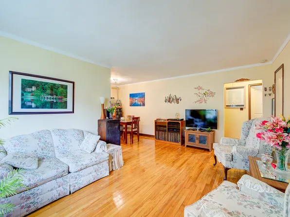 196-57 69th Avenue image 3 of 17