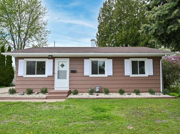 8604 20th AVENUE, Kenosha, WI 53143