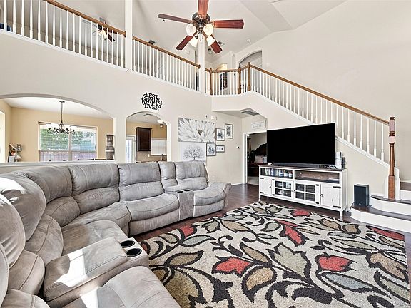 4th image of 10245 Salem Way