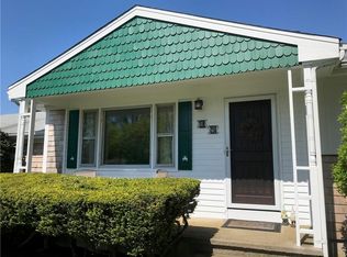 95 Maize Corn Rd, Portsmouth, RI 02871