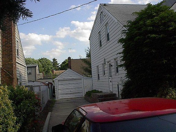2nd image of 864 N William St