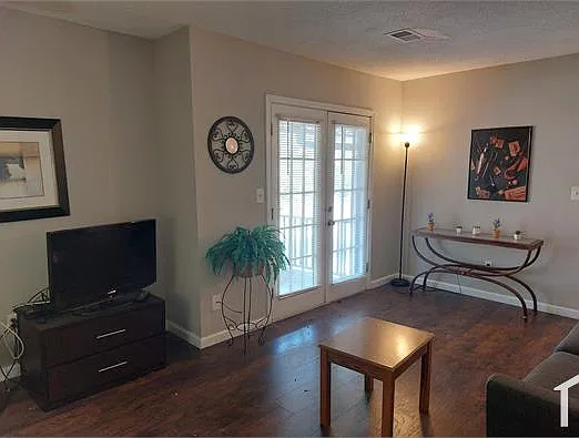 1 bed, $1,710 — Photo 3