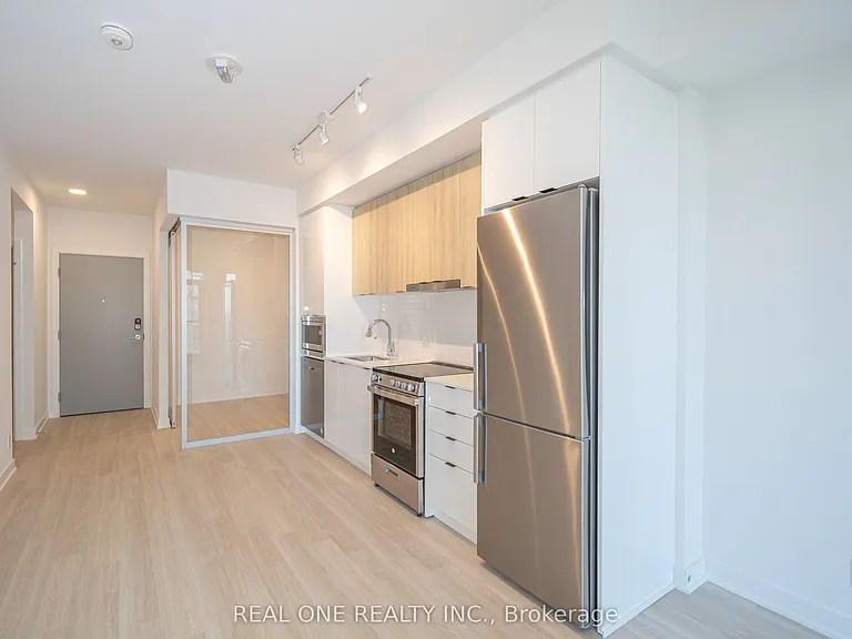 30 Upper Mall Way #1408 — Photo 10