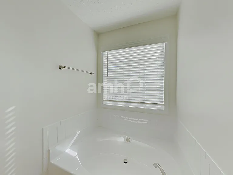 1772 N Oak Dr — Photo 17