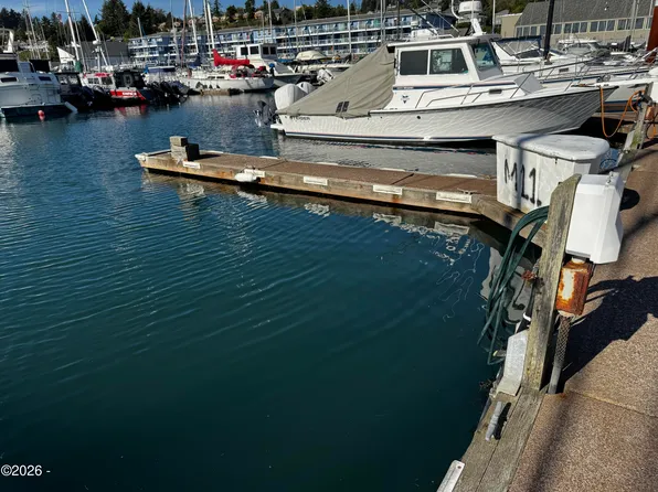 1000 SE Bay Blvd #M11, Newport, OR 97365